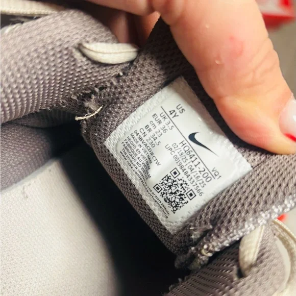 Nike Metallic Silver and Gray Running Shoes - Picture 6 of 6